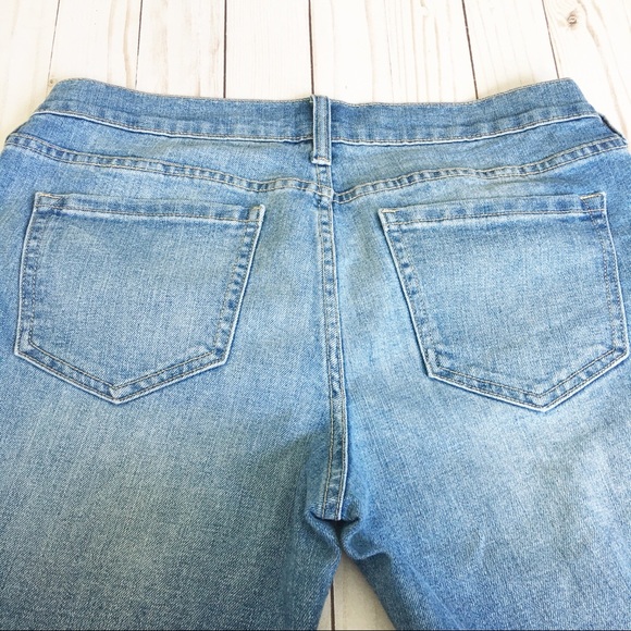 Old Navy Distressed Boyfriend Cropped Jeans - Picture 2 of 8